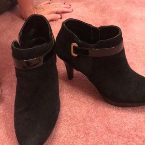 Bandolino size 8 velvet bootie